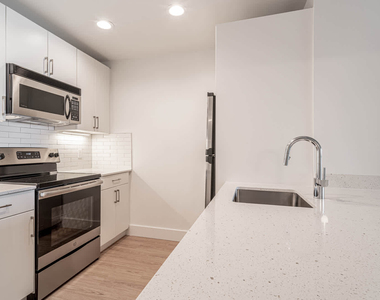 1 Harborside Place - Photo Thumbnail 5