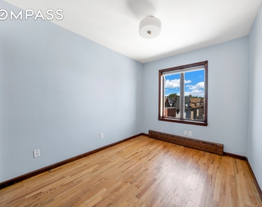 14th Avenue - Photo Thumbnail 7