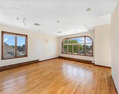 14th Avenue - Photo Thumbnail 1