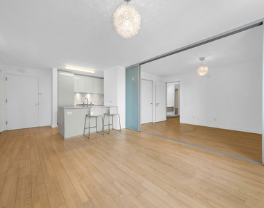 322 W 57th St - Photo Thumbnail 2