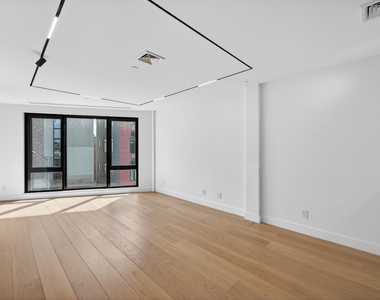 61 N Henry St - Photo Thumbnail 2