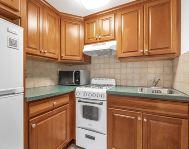 775 Fulton St - Photo Thumbnail 2