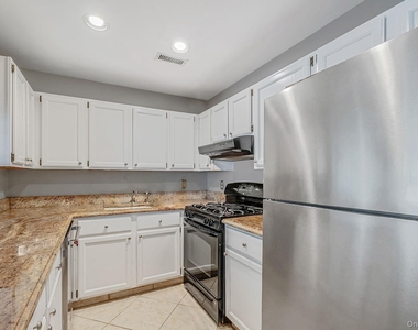 908 Sara Circle - Photo Thumbnail 6