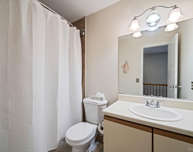 908 Sara Circle - Photo Thumbnail 11