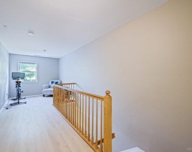 908 Sara Circle - Photo Thumbnail 12