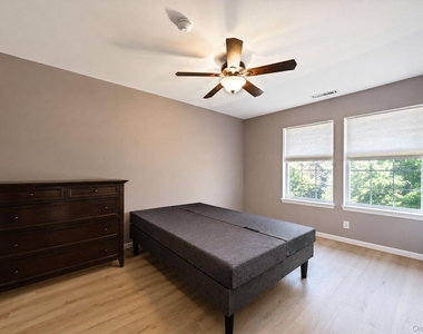 908 Sara Circle - Photo Thumbnail 10