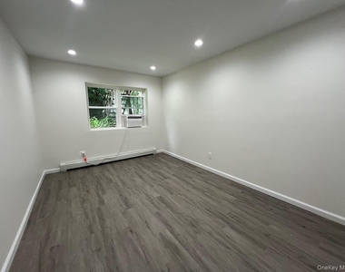 4832 59th Street - Photo Thumbnail 8