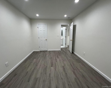 4832 59th Street - Photo Thumbnail 3