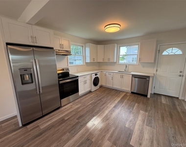 1599 3rd Street - Photo Thumbnail 2
