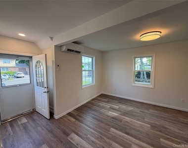 1599 3rd Street - Photo Thumbnail 6