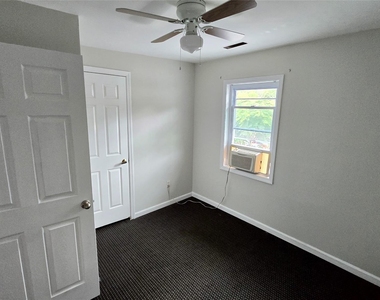 160 Orange Turnpike - Photo Thumbnail 2