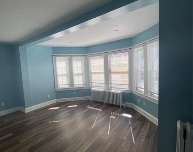 16 Cozzens Avenue - Photo Thumbnail 2