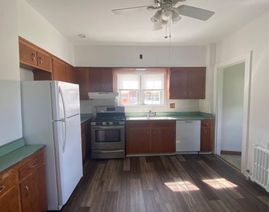 16 Cozzens Avenue - Photo Thumbnail 3