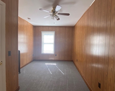 16 Cozzens Avenue - Photo Thumbnail 5