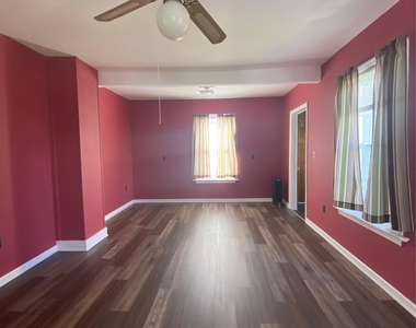 16 Cozzens Avenue - Photo Thumbnail 4