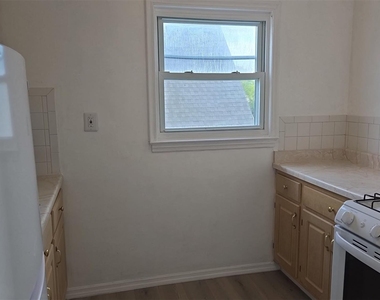 120-33 200th Street - Photo Thumbnail 2