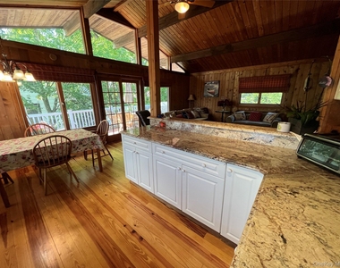 71 Garden City Avenue - Photo Thumbnail 3