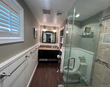 71 Garden City Avenue - Photo Thumbnail 9