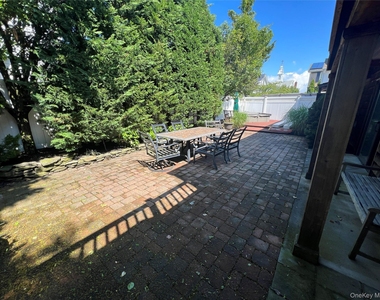 71 Garden City Avenue - Photo Thumbnail 11