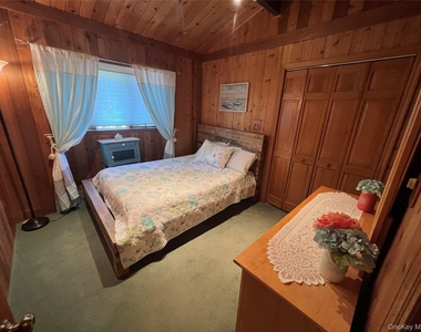 71 Garden City Avenue - Photo Thumbnail 5