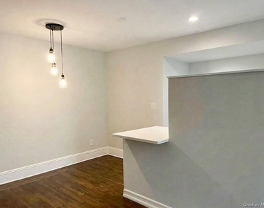10 Oakridge Place - Photo Thumbnail 4