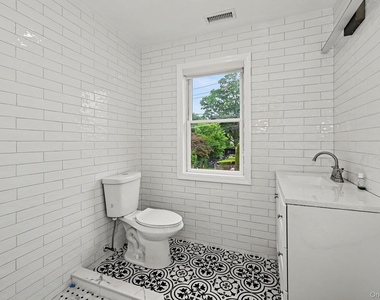 126 Winthrop Avenue - Photo Thumbnail 14