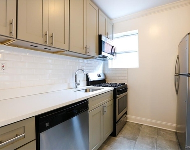 196 Martine Avenue - Photo Thumbnail 2