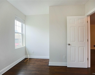 196 Martine Avenue - Photo Thumbnail 13