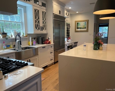 88 Dutchess Boulevard - Photo Thumbnail 5