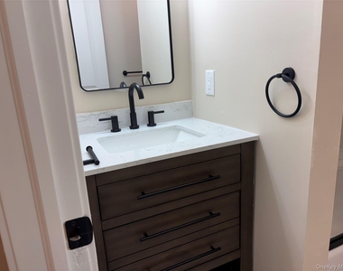 452 Somerset Drive - Photo Thumbnail 22