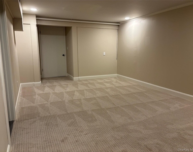452 Somerset Drive - Photo Thumbnail 26