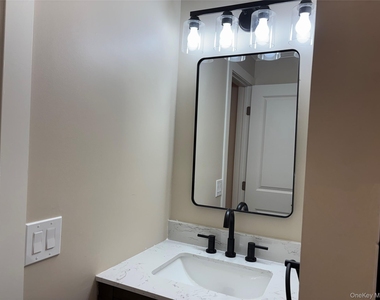 452 Somerset Drive - Photo Thumbnail 21