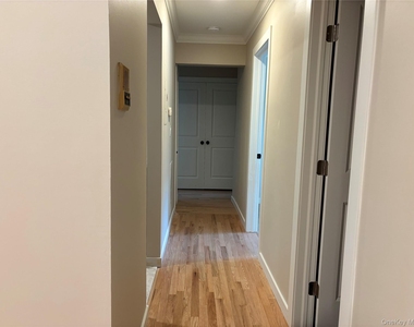 452 Somerset Drive - Photo Thumbnail 15