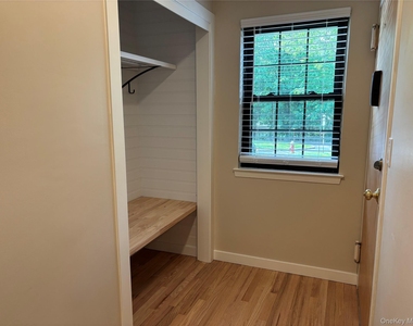 452 Somerset Drive - Photo Thumbnail 1