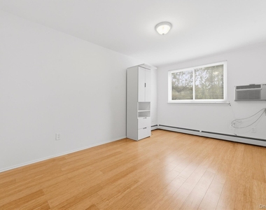 104 Ogden Avenue - Photo Thumbnail 24