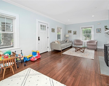 18 Elmwood Avenue - Photo Thumbnail 7