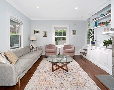 18 Elmwood Avenue - Photo Thumbnail 5