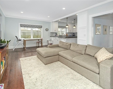 18 Elmwood Avenue - Photo Thumbnail 11