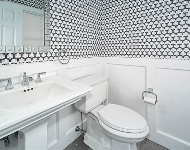 18 Elmwood Avenue - Photo Thumbnail 14