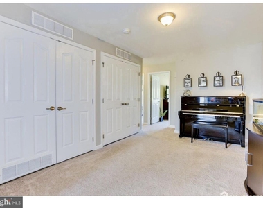 319 Kramer Court - Photo Thumbnail 8