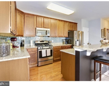 319 Kramer Court - Photo Thumbnail 3