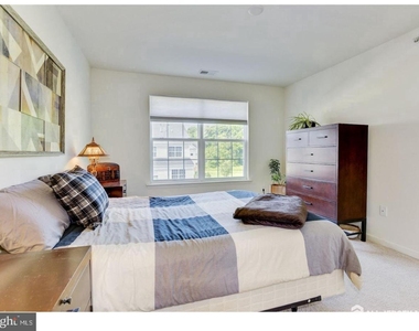 319 Kramer Court - Photo Thumbnail 5