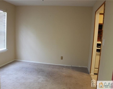 82 Keystone Court - Photo Thumbnail 6