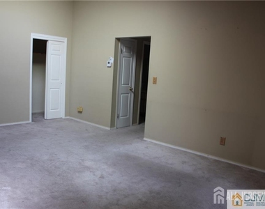 82 Keystone Court - Photo Thumbnail 14