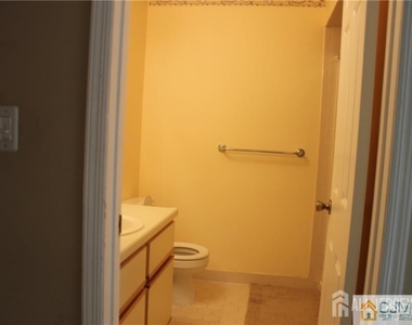 82 Keystone Court - Photo Thumbnail 23