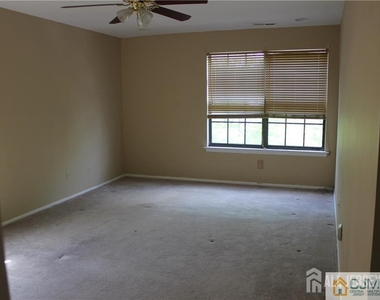 82 Keystone Court - Photo Thumbnail 4