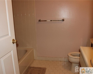82 Keystone Court - Photo Thumbnail 16