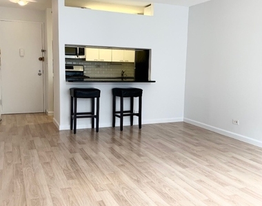 270 W 17th Street - Photo Thumbnail 1