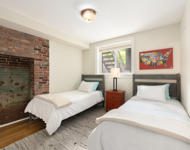 131 St Johns Place - Photo Thumbnail 4