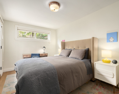 131 St Johns Place - Photo Thumbnail 3